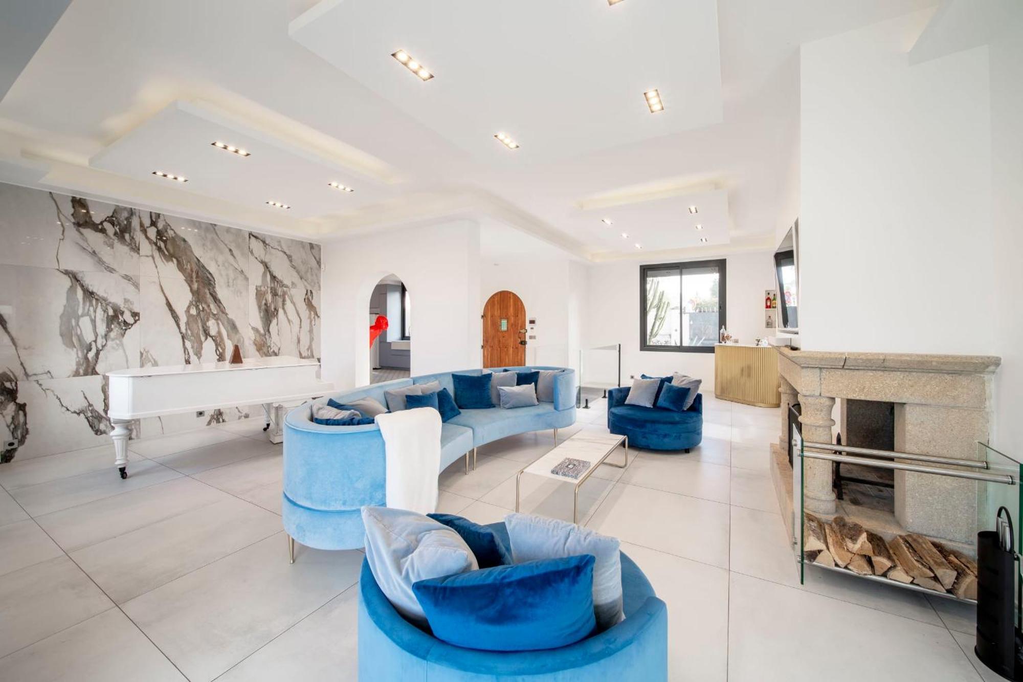 Ref 2134 - - Magnificent For Rent Villa *