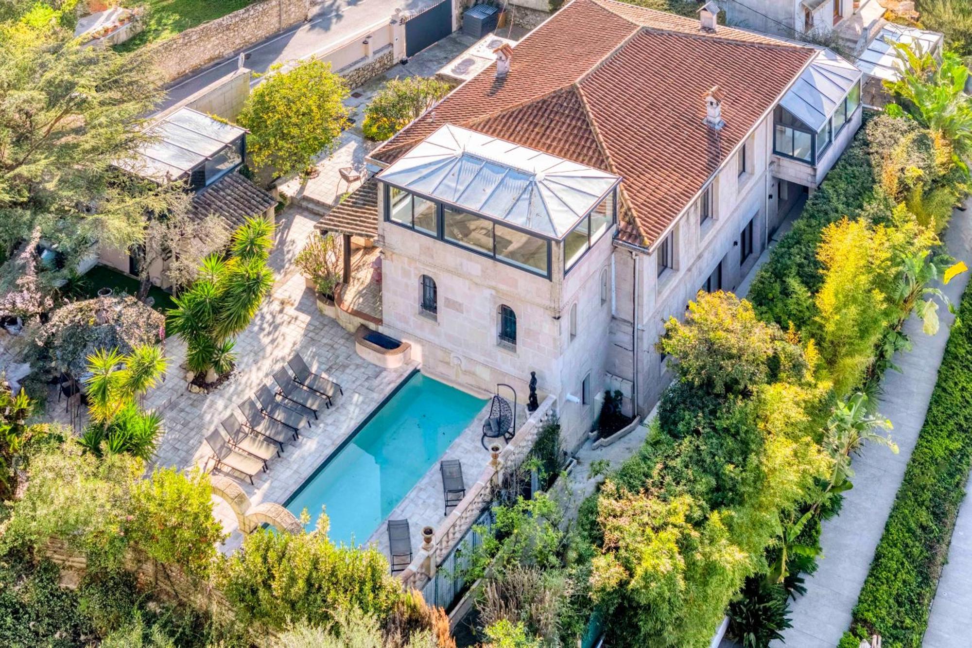 Villa Ref 2134 - - Magnificent For Rent Cannes
