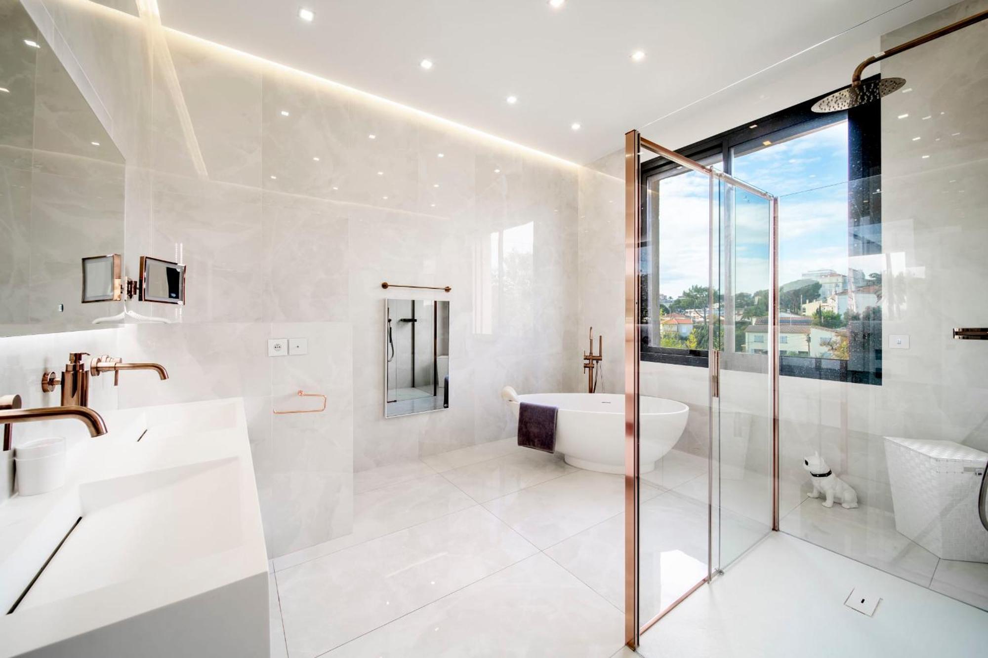 Ref 2134 - - Magnificent For Rent Villa
