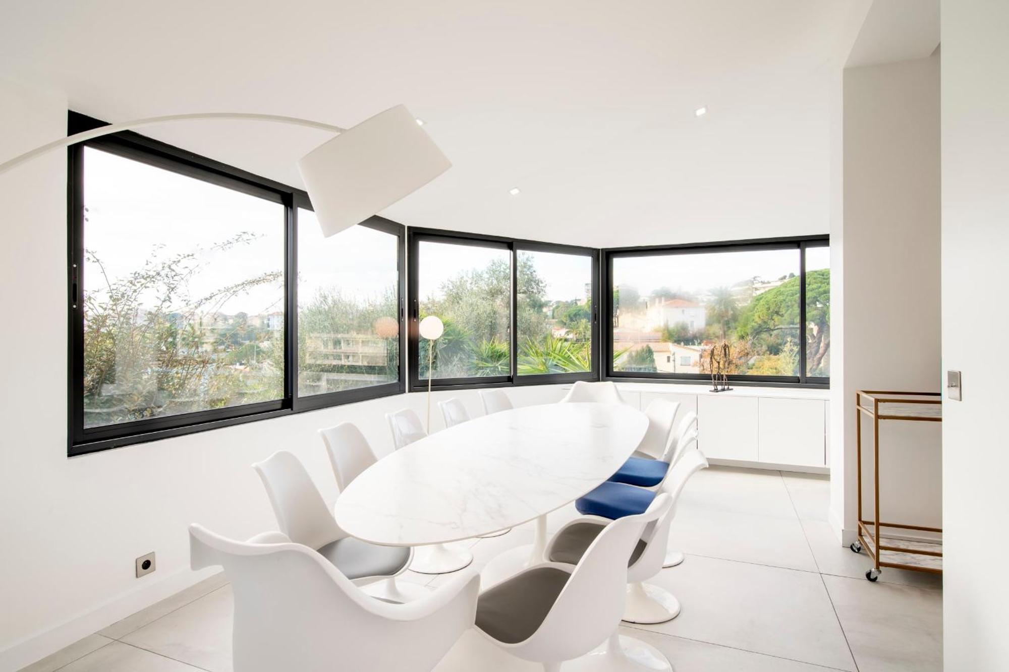 Villa Ref 2134 - - Magnificent For Rent Cannes